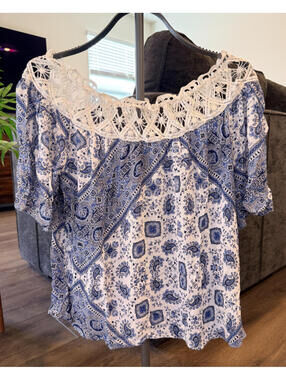 Soho New York & Company - Blue Paisley Lace Off Shoulder Top, Size Small